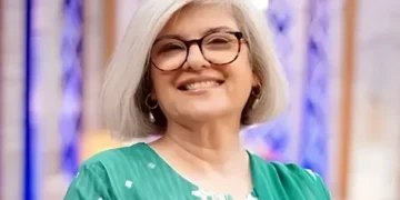 "والدہ سے جڑا ایک واقعہ، جس نے مرینہ خان کا نظریہ ہمیشہ کے لیے بدل دیا" 25 "والدہ سے جڑا ایک واقعہ، جس نے مرینہ خان کا نظریہ ہمیشہ کے لیے بدل دیا"