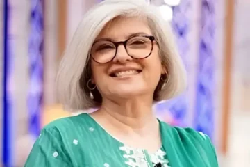 "والدہ سے جڑا ایک واقعہ، جس نے مرینہ خان کا نظریہ ہمیشہ کے لیے بدل دیا" 2 "والدہ سے جڑا ایک واقعہ، جس نے مرینہ خان کا نظریہ ہمیشہ کے لیے بدل دیا"