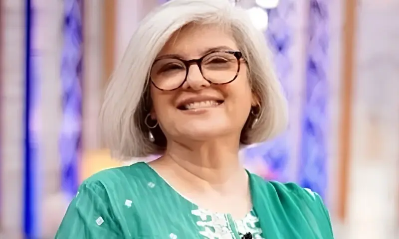 "والدہ سے جڑا ایک واقعہ، جس نے مرینہ خان کا نظریہ ہمیشہ کے لیے بدل دیا" 1 "والدہ سے جڑا ایک واقعہ، جس نے مرینہ خان کا نظریہ ہمیشہ کے لیے بدل دیا"