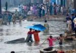 سندھ میں آسمانی طوفان! موسلا دھار بارش نے کئی شہر ڈبو دیے، بجلی کا نظام درہم برہم