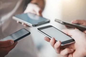 پاکستان میں موبائل ڈیٹا اور ہائبرڈ پیکجز مہنگے، مختلف بنڈلز کی قیمتوں میں اضافہ