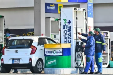 پیٹرول اور ڈیزل کی قیمتوں پر بڑا فیصلہ، حکومت نے عوام کو چونکا دیا 2 پیٹرول اور ڈیزل کی قیمتوں پر بڑا فیصلہ، حکومت نے عوام کو چونکا دیا