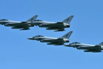 بحرین اور کویت کی ایران میں مبینہ فضائی کارروائیاں، خطے میں کشیدگی مزید بڑھ گئی 3 بحرین اور کویت کی ایران میں مبینہ فضائی کارروائیاں، خطے میں کشیدگی مزید بڑھ گئی