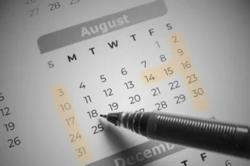 اگست 2026: ملازمین اور طلبہ کے لیے متعدد تعطیلات، طویل ویک اینڈ کا امکان
