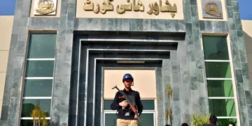 پشاور ہائیکورٹ کا حکم، ’قائد اعظم‘ نامی شہری کو ملک بدر کرنے سے روک دیا گیا 5 پشاور ہائیکورٹ کا حکم، ’قائد اعظم‘ نامی شہری کو ملک بدر کرنے سے روک دیا گیا