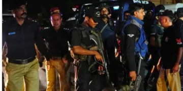 ہنگو: دہشت گردوں کا پولیس چیک پوسٹ پر حملہ، ڈی ایس پی سمیت 5 اہلکار شہید، 20 زخمی 33 ہنگو: دہشت گردوں کا پولیس چیک پوسٹ پر حملہ، ڈی ایس پی سمیت 5 اہلکار شہید، 20 زخمی
