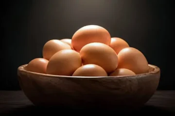 انڈے کھانے والوں کے لیے اہم خبر، روزانہ کتنے انڈے محفوظ ہیں؟ 3 انڈے کھانے والوں کے لیے اہم خبر، روزانہ کتنے انڈے محفوظ ہیں؟