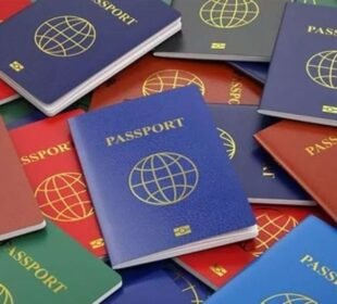 پاکستانی پاسپورٹ کو ایک اور دھچکا، عالمی رینکنگ میں صرف تین ممالک پیچھے 6 پاکستانی پاسپورٹ کو ایک اور دھچکا، عالمی رینکنگ میں صرف تین ممالک پیچھے