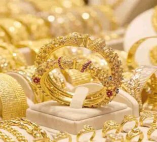 سونے نے تمام ریکارڈ توڑ دیے، ایک ہی روز میں 12 ہزار 200 روپے کا دھماکہ خیز اضافہ 7 سونے نے تمام ریکارڈ توڑ دیے، ایک ہی روز میں 12 ہزار 200 روپے کا دھماکہ خیز اضافہ