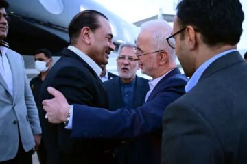 فیلڈ مارشل عاصم منیر ایران پہنچ گئے، نمازِ جنازہ میں شرکت کریں گے 2 فیلڈ مارشل عاصم منیر ایران پہنچ گئے، نمازِ جنازہ میں شرکت کریں گے