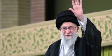 آیت اللہ خامنہ ای کی نماز جنازہ کون پڑھائے گا؟ سرکاری اعلان کا انتظار، سکیورٹی خدشات نمایاں 12 آیت اللہ خامنہ ای کی نماز جنازہ کون پڑھائے گا؟ سرکاری اعلان کا انتظار، سکیورٹی خدشات نمایاں