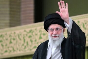 آیت اللہ خامنہ ای کی نماز جنازہ کون پڑھائے گا؟ سرکاری اعلان کا انتظار، سکیورٹی خدشات نمایاں 3 آیت اللہ خامنہ ای کی نماز جنازہ کون پڑھائے گا؟ سرکاری اعلان کا انتظار، سکیورٹی خدشات نمایاں