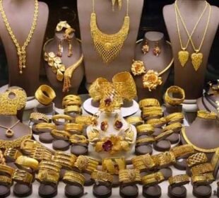 سونے کی قیمت میں بڑی کمی، فی تولہ سونا مزید 4 ہزار 700 روپے سستا 7 سونے کی قیمت میں بڑی کمی، فی تولہ سونا مزید 4 ہزار 700 روپے سستا