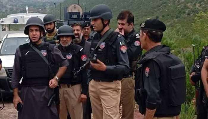 کرک میں انٹیلی جنس بیسڈ آپریشن، 4 مبینہ دہشت گرد ہلاک 1 کرک میں انٹیلی جنس بیسڈ آپریشن، 4 مبینہ دہشت گرد ہلاک