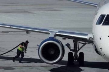 پیٹرول کے بعد حکومت کا ایک اور بڑا وار، جیٹ فیول بھی مہنگا کر دیا