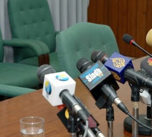 اجازت کے بغیر میڈیا پر آنے والے افسران کے خلاف کارروائی کا انتباہ