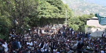 حکومت اور ایکشن کمیٹی کے درمیان مذاکرات کامیاب، مظفرآباد مارچ 21 جولائی تک مؤخر 4 حکومت اور ایکشن کمیٹی کے درمیان مذاکرات کامیاب، مظفرآباد مارچ 21 جولائی تک مؤخر