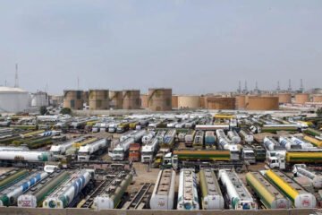 ایندھن بحران کا سایہ، کمپنیوں نے حکومت کو خبردار کر دیا 3 ایندھن بحران کا سایہ، کمپنیوں نے حکومت کو خبردار کر دیا