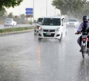 ملک بھر میں موسلا دھار بارشوں کا الرٹ، محکمہ موسمیات نے خطرے کی گھنٹی بجا دی 10 ملک بھر میں موسلا دھار بارشوں کا الرٹ، محکمہ موسمیات نے خطرے کی گھنٹی بجا دی