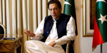استعفوں کا طوفان یا سیاسی دباؤ؟ عمران خان کے مبینہ فیصلے نے تحریک انصاف میں ہلچل مچا دی