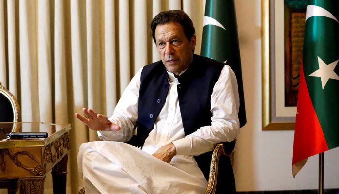 استعفوں کا طوفان یا سیاسی دباؤ؟ عمران خان کے مبینہ فیصلے نے تحریک انصاف میں ہلچل مچا دی 1 استعفوں کا طوفان یا سیاسی دباؤ؟ عمران خان کے مبینہ فیصلے نے تحریک انصاف میں ہلچل مچا دی