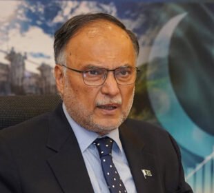 کشمیر پر سیاسی بیان بازی تیز، احسن اقبال کا بلاول بھٹو کو کرارا جواب