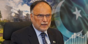 کشمیر پر سیاسی بیان بازی تیز، احسن اقبال کا بلاول بھٹو کو کرارا جواب