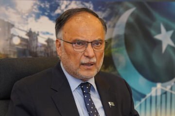 کشمیر پر سیاسی بیان بازی تیز، احسن اقبال کا بلاول بھٹو کو کرارا جواب 3 کشمیر پر سیاسی بیان بازی تیز، احسن اقبال کا بلاول بھٹو کو کرارا جواب