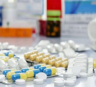 زندگیاں بچانے والی ادویات کا راستہ کھل گیا، حکومت نے 52 نئی دواؤں کی قیمتوں کی منظوری دے دی 4 زندگیاں بچانے والی ادویات کا راستہ کھل گیا، حکومت نے 52 نئی دواؤں کی قیمتوں کی منظوری دے دی