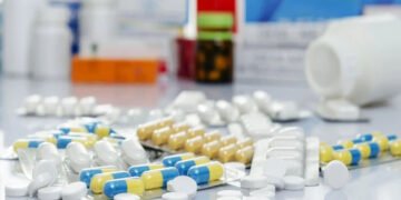 زندگیاں بچانے والی ادویات کا راستہ کھل گیا، حکومت نے 52 نئی دواؤں کی قیمتوں کی منظوری دے دی 21 زندگیاں بچانے والی ادویات کا راستہ کھل گیا، حکومت نے 52 نئی دواؤں کی قیمتوں کی منظوری دے دی