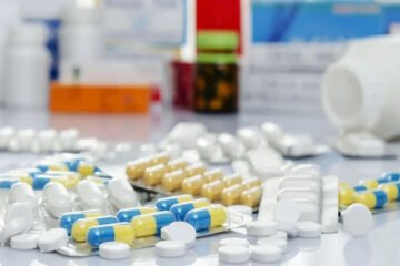 زندگیاں بچانے والی ادویات کا راستہ کھل گیا، حکومت نے 52 نئی دواؤں کی قیمتوں کی منظوری دے دی 4 زندگیاں بچانے والی ادویات کا راستہ کھل گیا، حکومت نے 52 نئی دواؤں کی قیمتوں کی منظوری دے دی