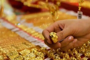 سونے کی قیمت نے پھر لگائی اونچی چھلانگ، خریداروں کو ایک اور بڑا جھٹکا 2 سونے کی قیمت نے پھر لگائی اونچی چھلانگ، خریداروں کو ایک اور بڑا جھٹکا