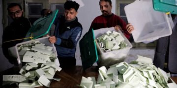 آزاد کشمیر انتخابات: پہلے مرحلے کے 13 حلقوں کے نتائج مکمل، مسلم لیگ (ن) نے 9 نشستیں جیت لیں 11 آزاد کشمیر انتخابات: پہلے مرحلے کے 13 حلقوں کے نتائج مکمل، مسلم لیگ (ن) نے 9 نشستیں جیت لیں