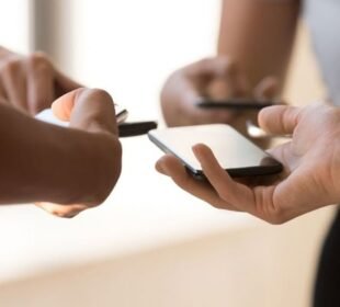 وہ 10 ڈیوائسز جنہیں اسمارٹ فون نے تاریخ کا حصہ بنا دیا