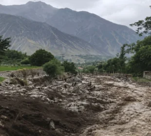 دیامر میں سیلابی ریلوں سے تباہی، شاہراہِ قراقرم بند، بحالی کا کام جاری