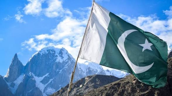 پاکستان میں خاموش طوفان؟ طاقت کے ایوانوں میں آخر کیا پک رہا ہے؟ 1 پاکستان میں خاموش طوفان؟ طاقت کے ایوانوں میں آخر کیا پک رہا ہے؟