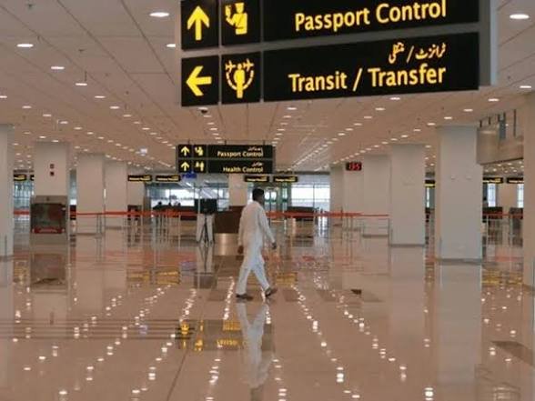 پاکستان سے بڑھتی ہجرت: کیا نوجوان اپنے خوابوں کے ساتھ وطن بھی چھوڑ رہے ہیں؟