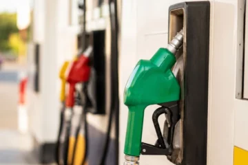 پیٹرول کی قیمتوں سے متعلق حکومت نے خاموشی سے کیا بڑا فیصلہ کر دیا؟ 2 پیٹرول کی قیمتوں سے متعلق حکومت نے خاموشی سے کیا بڑا فیصلہ کر دیا؟