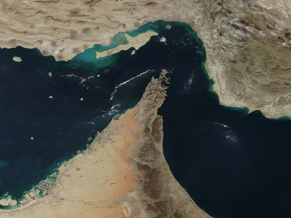 بندر عباس لرز اٹھا، ایران کے حساس ساحلی علاقوں میں دھماکوں نے تشویش بڑھا دی