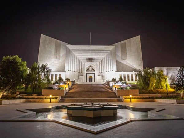 ہراسانی کے خلاف زیرو ٹالرنس: سپریم کورٹ کے فیصلے سے کیا بدلے گا؟