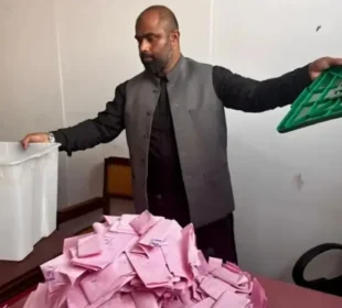 آزاد کشمیر انتخابات: دوسرے مرحلے میں ن لیگ 5، پیپلز پارٹی 2 نشستوں پر کامیاب