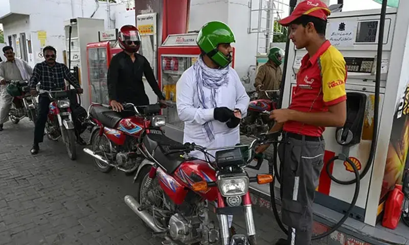 حکومت کا بڑا ریلیف، پیٹرولیم مصنوعات سستی، نئی قیمتیں جاری