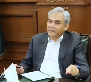 "80 سالہ نظام ناکام، بڑی اصلاحات ناگزیر ہیں: محسن نقوی کا دوٹوک اعلان" 10 "80 سالہ نظام ناکام، بڑی اصلاحات ناگزیر ہیں: محسن نقوی کا دوٹوک اعلان"