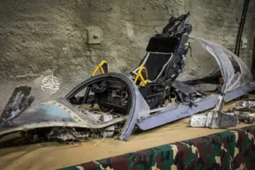 ایران میں مبینہ امریکی جنگی طیاروں اور ڈرونز کا ملبہ نمائش کے لیے پیش 2 ایران میں مبینہ امریکی جنگی طیاروں اور ڈرونز کا ملبہ نمائش کے لیے پیش