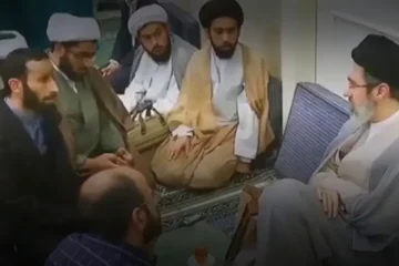 مجتبیٰ خامنہ ای اچانک منظرِ عام پر آگئے، نئی ویڈیو نے ہلچل مچا دی 2 مجتبیٰ خامنہ ای اچانک منظرِ عام پر آگئے، نئی ویڈیو نے ہلچل مچا دی