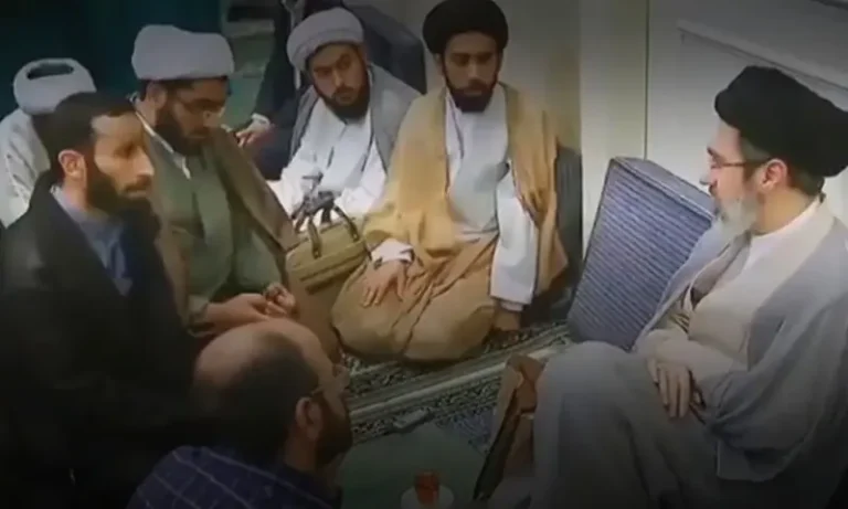 0821282مجتبیٰ خامنہ ای اچانک منظرِ عام پر آگئے، نئی ویڈیو نے ہلچل مچا دی202fd400
