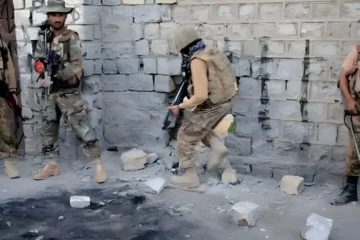 بلوچستان میں سیکیورٹی فورسز کی کارروائیاں، 15 دہشتگرد ہلاک 2 بلوچستان میں سیکیورٹی فورسز کی کارروائیاں، 15 دہشتگرد ہلاک