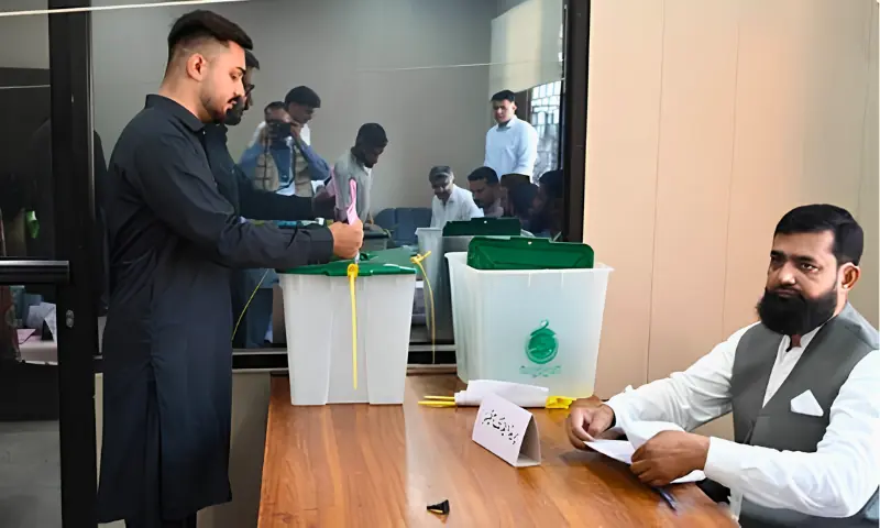 آزاد کشمیر انتخابات: پولنگ ختم، باغ اور حویلی کے چار حلقوں میں گنتی جاری