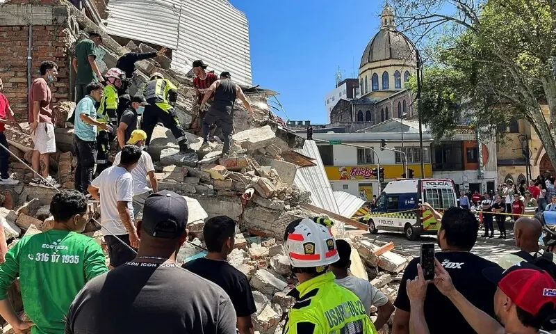 زلزلے کے شدید جھٹکوں سے کولمبیا لرز گیا، درجنوں عمارتیں منہدم