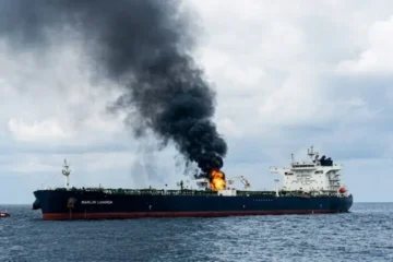 باب المندب میں سعودی آئل ٹینکر پر حملہ، 2 پاکستانیوں سمیت 3 افراد جاں بحق